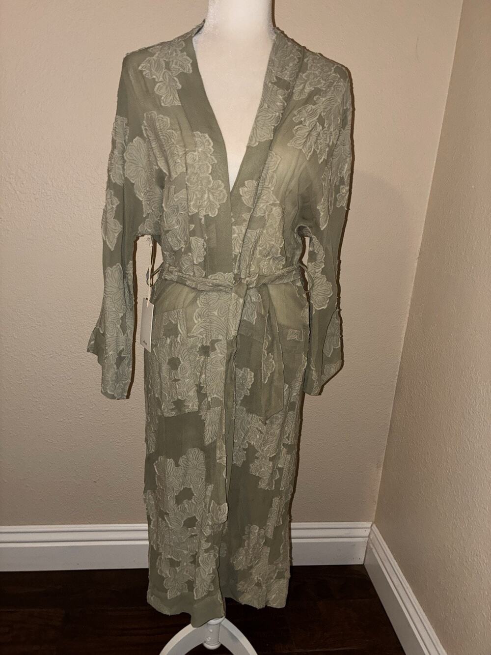 NWT Aritzia Wilfred Semi Sheer Durante Kimono Sleeve Robe Sage Green XXS